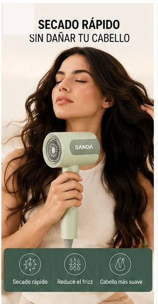Secador de pelo secando cabello largo sin frizz con secado rápido